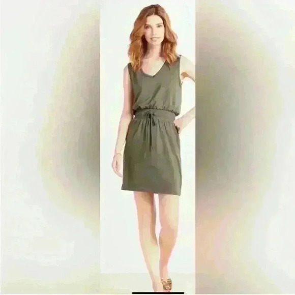 Evereve Kiara Vneck T Shirt Short Dress Olive Green Size XS - Picture 2 of 8